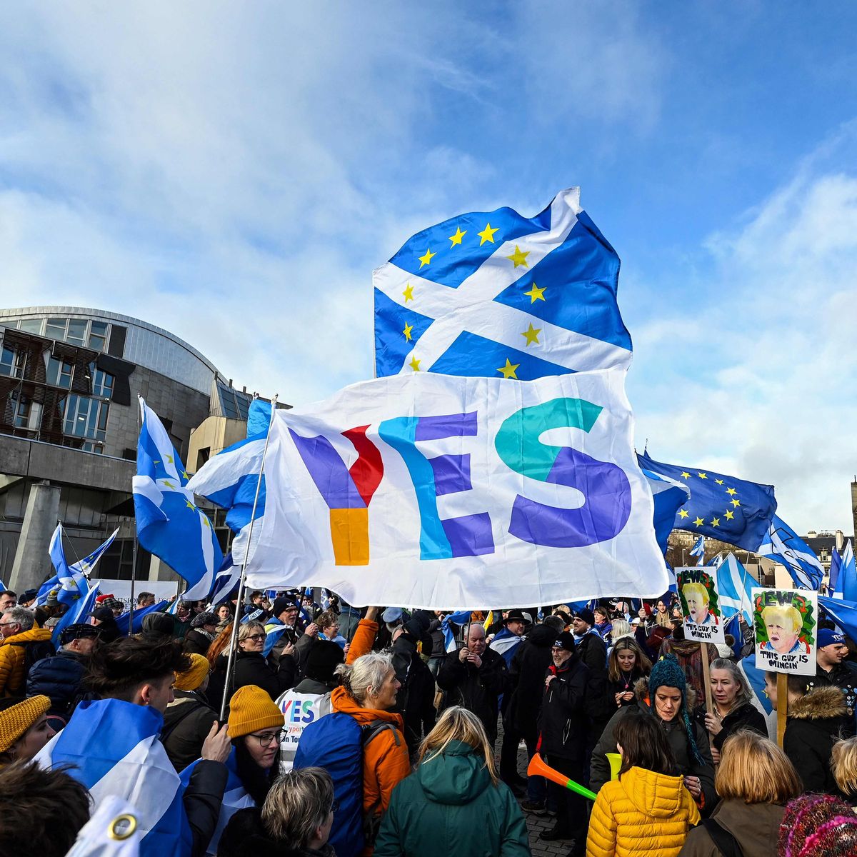 do u know anything about scottish independence from the uk/why so many people want it?