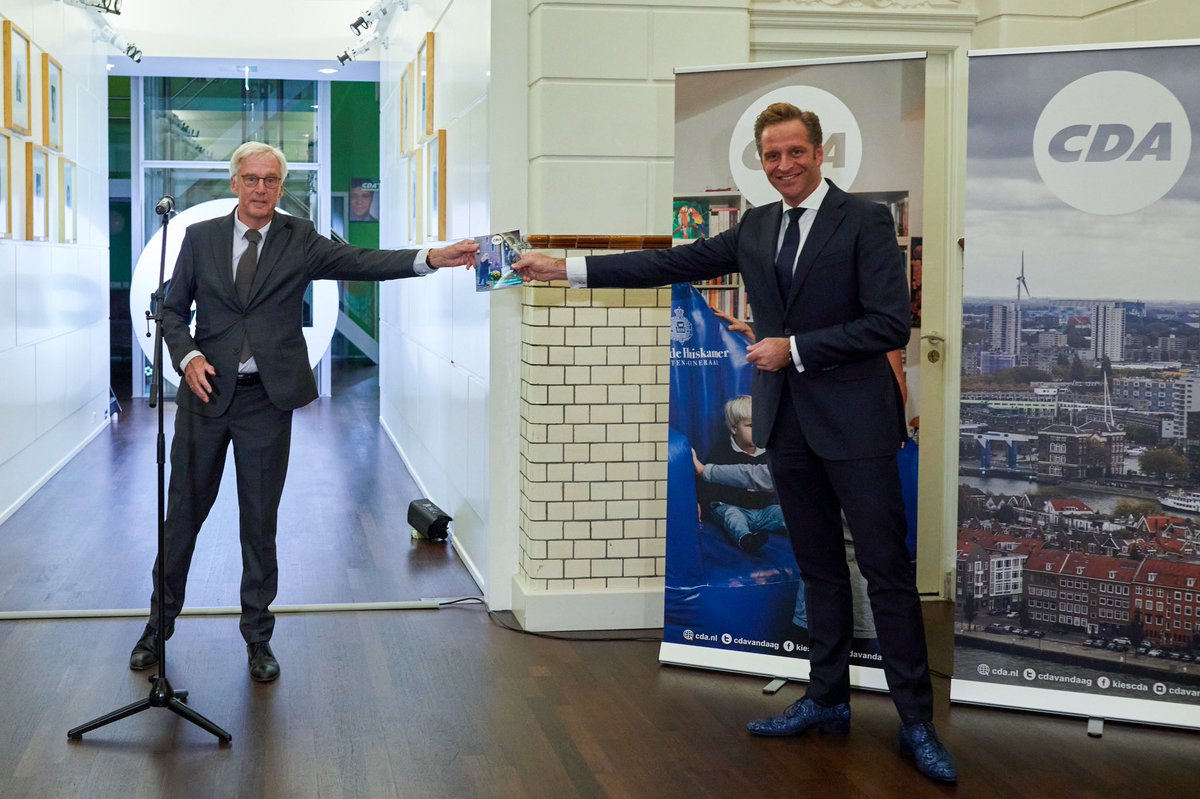 CDASWF's tweet image. 💪 Vandaag presenteert #teamCDA het concept-verkiezingsprogramma voor de Tweede Kamerverkiezingen van 2021.

Benieuwd naar ons verhaal van #ZorgVoorElkaar? 
🔗 cda.nl/verkiezingspro…
