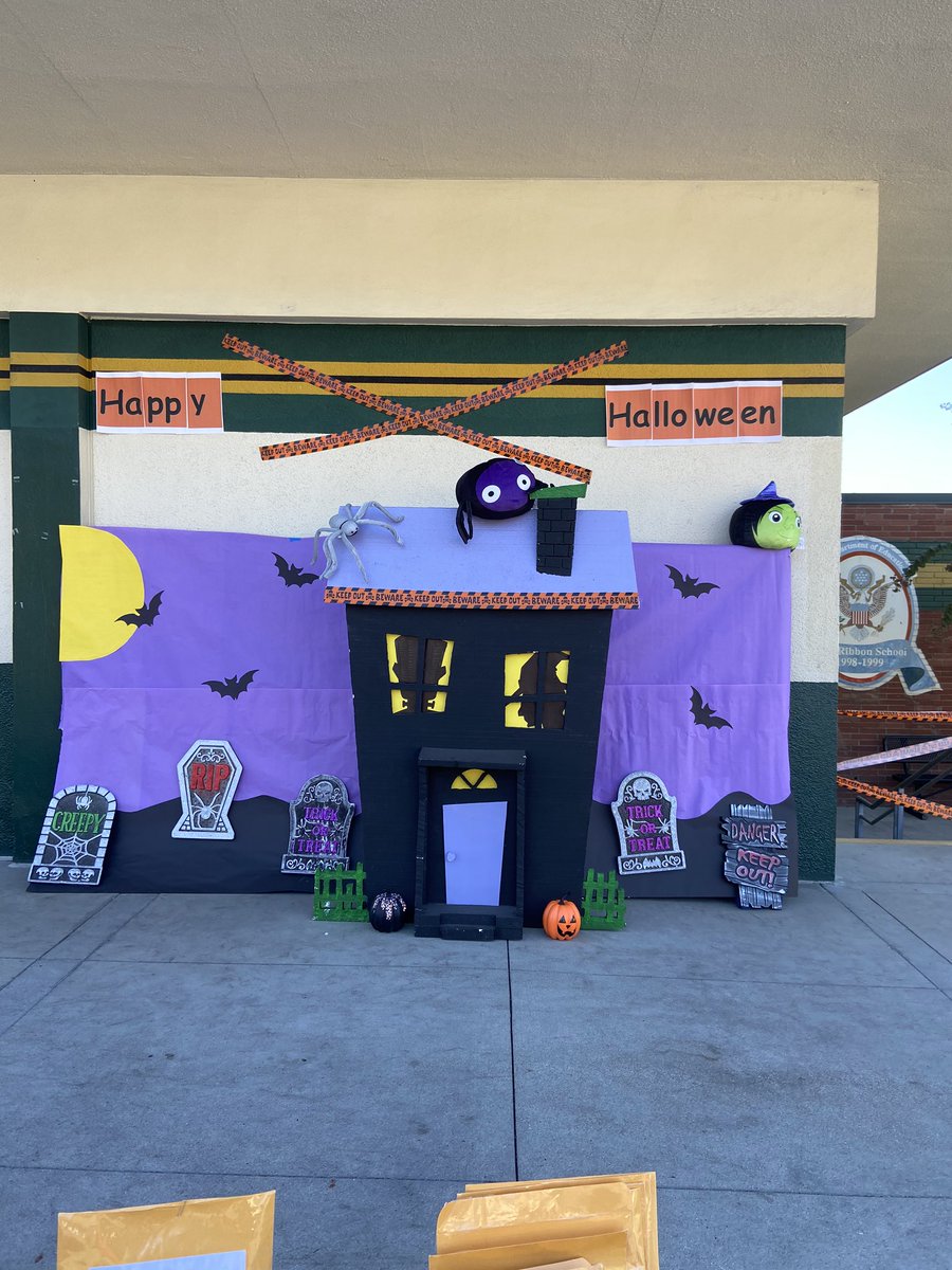 Patti Mattera (@pattim611) on Twitter photo HO staff set up a Halloween treat for the younger students material pick-up today. Happy Halloween!🎃🎃🎃🎃🎃🎃🎃🎃🎃🎃🎃<a href="/AUSDHighlandOak/">Highland Oaks School</a> <a href="/ArcadiaUnified/">Arcadia Unified</a> HO staff set up a Halloween treat for the younger students material pick-up today. Happy Halloween!🎃🎃🎃🎃🎃🎃🎃🎃🎃🎃🎃<a href="/AUSDHighlandOak/">Highland Oaks School</a> <a href="/ArcadiaUnified/">Arcadia Unified</a>