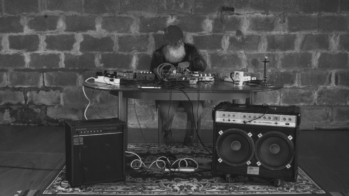 euterpesequence's tweet image. #AndrewLeslieHooker consummate musical but/and harsh ambience, North Wales based composer performing tomorrow night @soundandmusic @TyCerdd_org  on the #Ysbrydnos #WeareLegion, clip from LVOF few years ago fb.watch/1s2K7c5b0W/