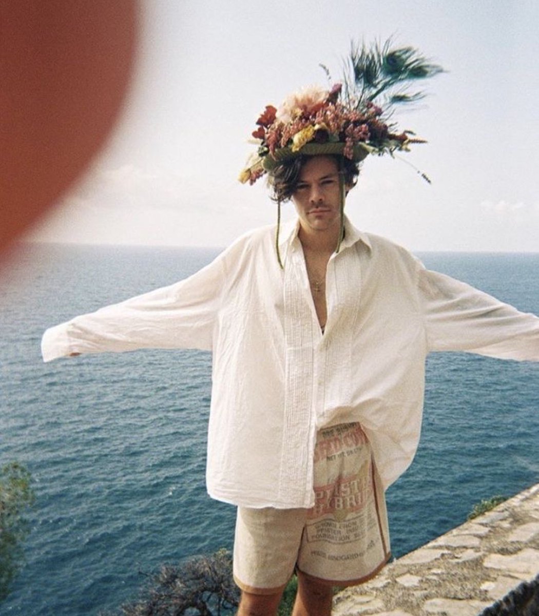 you’re so golden ☀️ <a href="/Harry_Styles/">Harry Styles.</a> 
#NFID21 <a href="/HSHQ/">HSHQ</a>