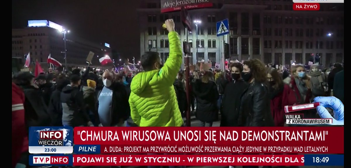 WojtekKardys's tweet photo. Włączyłem na chwilę TVP. 
Screeny, bo byście nie uwierzyli. 

(to z siewcami, to moje ulubione) https://t.co/Lxs6Mt7LTv