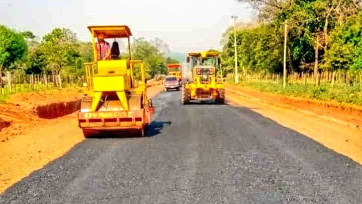 mopcparaguay's tweet photo. 🛣 La obra de pavimentación asfáltica de 11,6 km del tramo Bertoni-Calle 6000 y acceso a la localidad de San Francisco, en el departamento de #SanPedro, registra 75% de avance.
📍Esta nueva vía será una conexión entre la #RutaPY03 y la #RutaPY22. https://t.co/WPETxt855D
