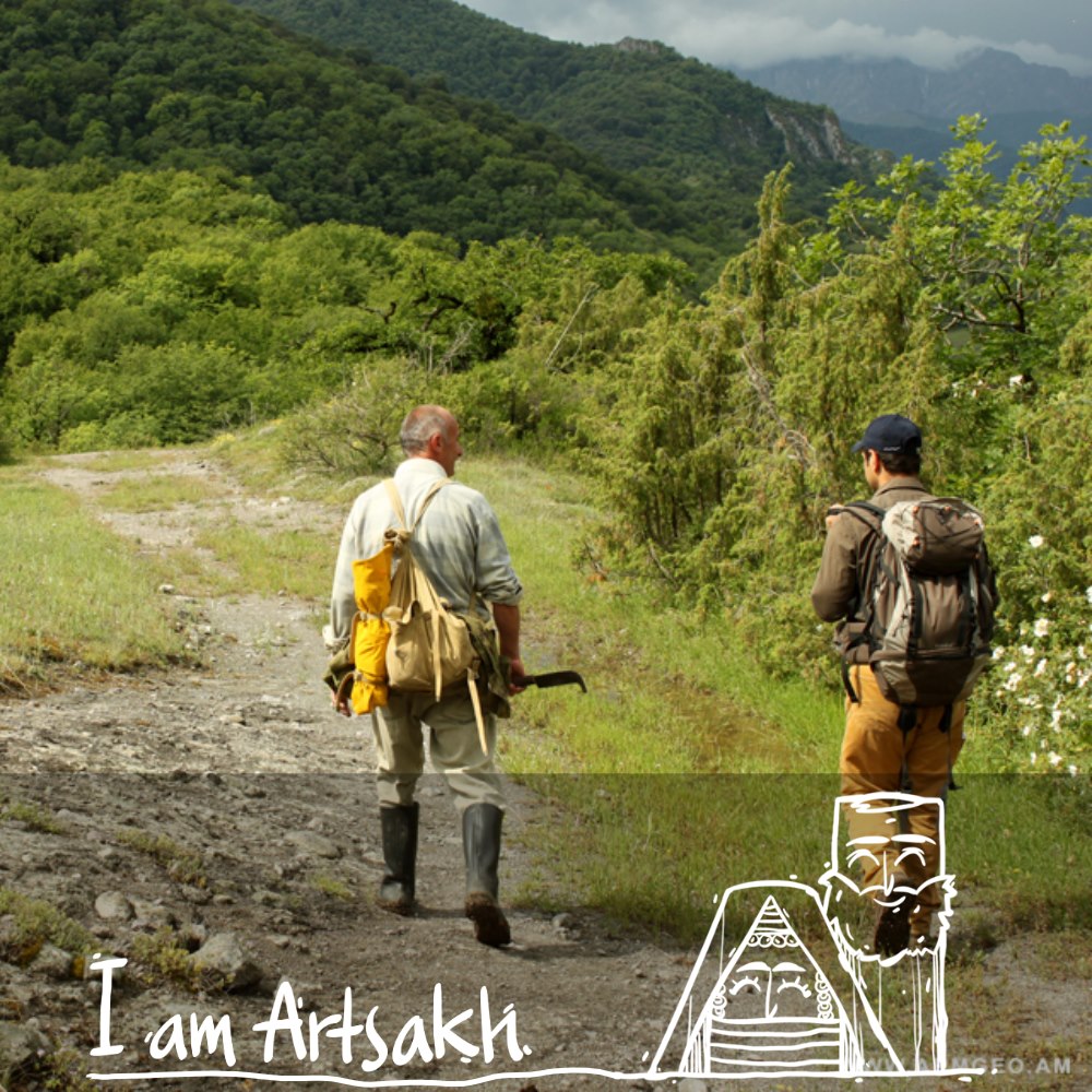 AmArtsakh's tweet photo. On the way from #Stepanakert to #Gandzasar, it is impossible to pass indifferently by the magnificent #Kachaghakaberd fortress rising from the mountainous forests to the endless calm, blue sky.

#ArtsakhIsLove #RecognizeArtsakh https://t.co/GxiZQvxCNy