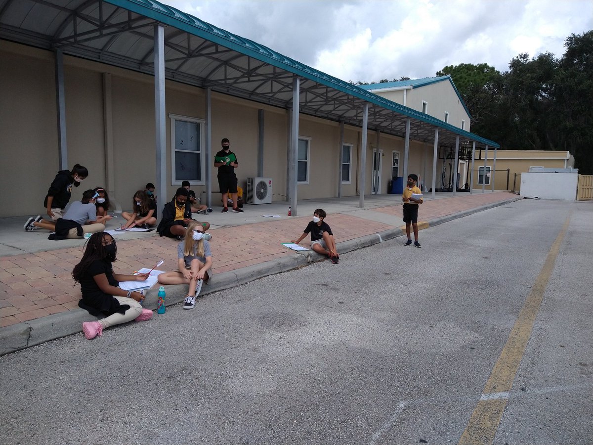 tcmstem's tweet photo. 6th #stem Launching straw rockets @pitscoed https://t.co/hbIA4cxGGk