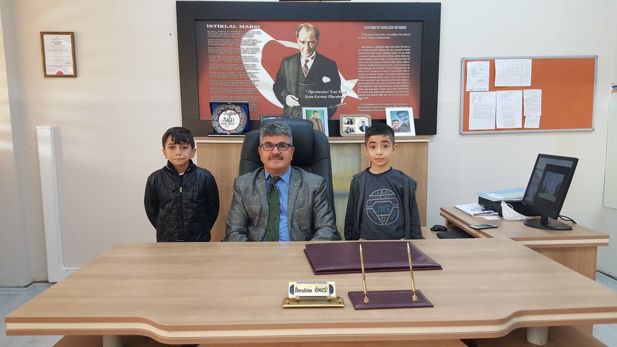 AgrEyyubi's tweet photo. 2020 Kanguru Matematik Yarışması finalistlerimiz;
4/A Sınıfı Şifa Itır KILIÇ
4/C Sınıfı Ömer Devran ENDES
4/C Sınıfı Muhammed Yusuf ÖZDEN'e
final sınavında başarılar dileriz.
@agrimem @mfaruktekinn https://t.co/BonpYqJflx