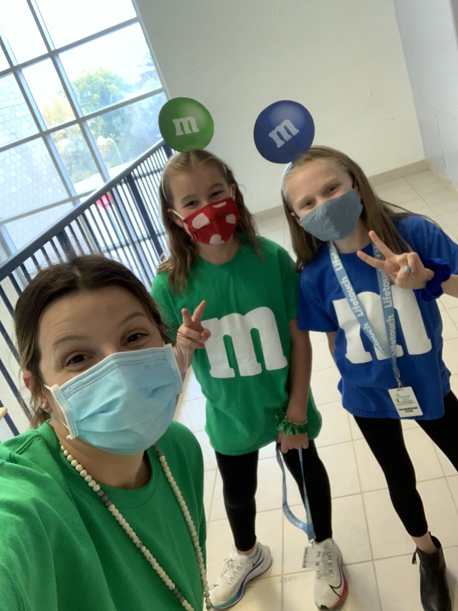 When you run into your old students in the hallway, you obviously stop for a photo opp! #halloween2020 #maskgameonpoint #ILoveChocolate