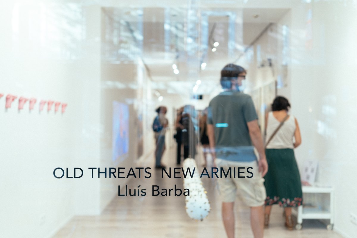 Mañana último día para visitar OLD THREATS - NEW ARMIES de <a href="/LluisBarbaC/">Lluís Barba</a>, no se la pierdan!
La galería estará abierta de las 12:00 a las 18:00.