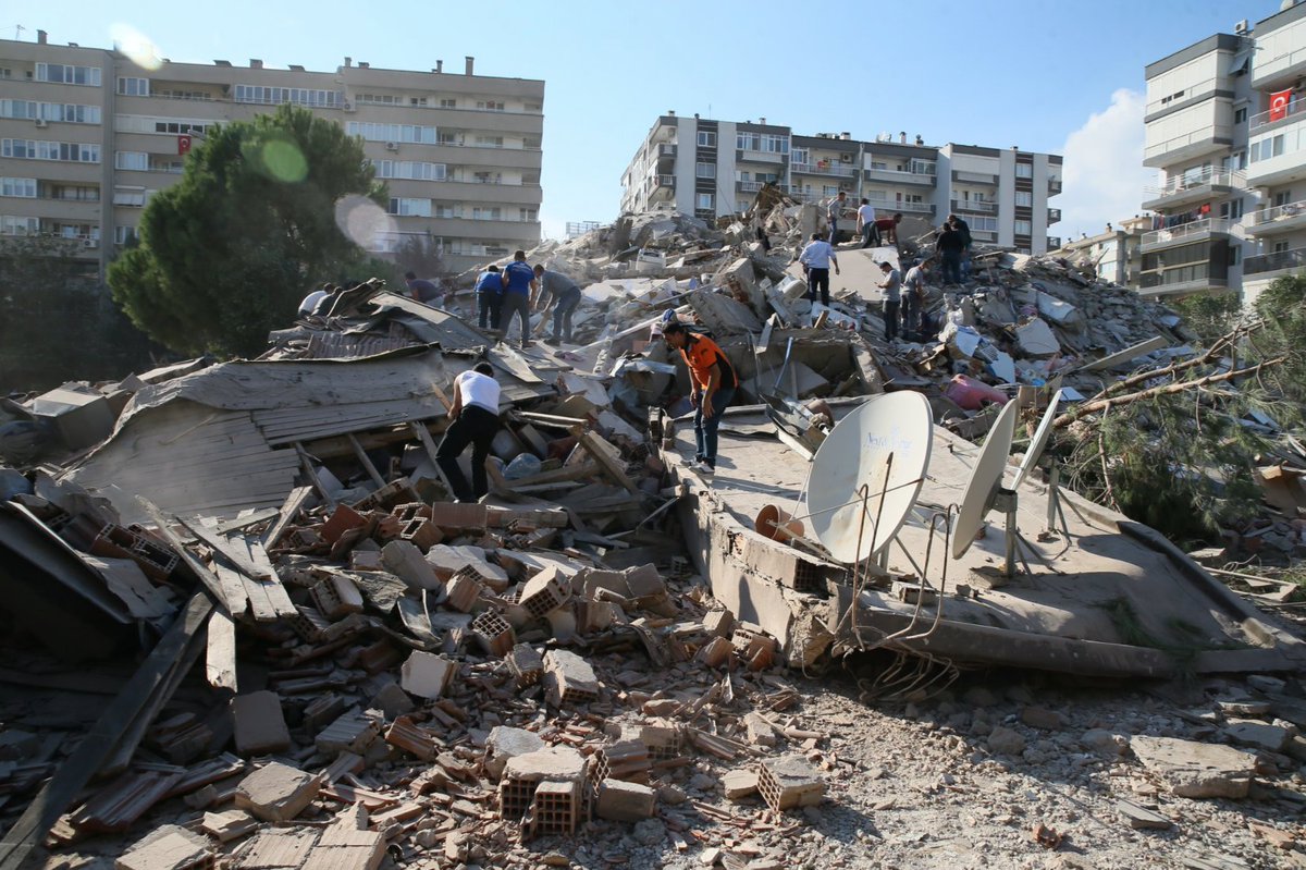tw // earthquake thread of what happened in Izmir, Turkey and how you can help: there was an earthquake in Izmir with a magnitude of 7.0, 14 people have been announced dead, over 500 people injured and the numbers are rising by the minute. more than 20 buildings have collapsed