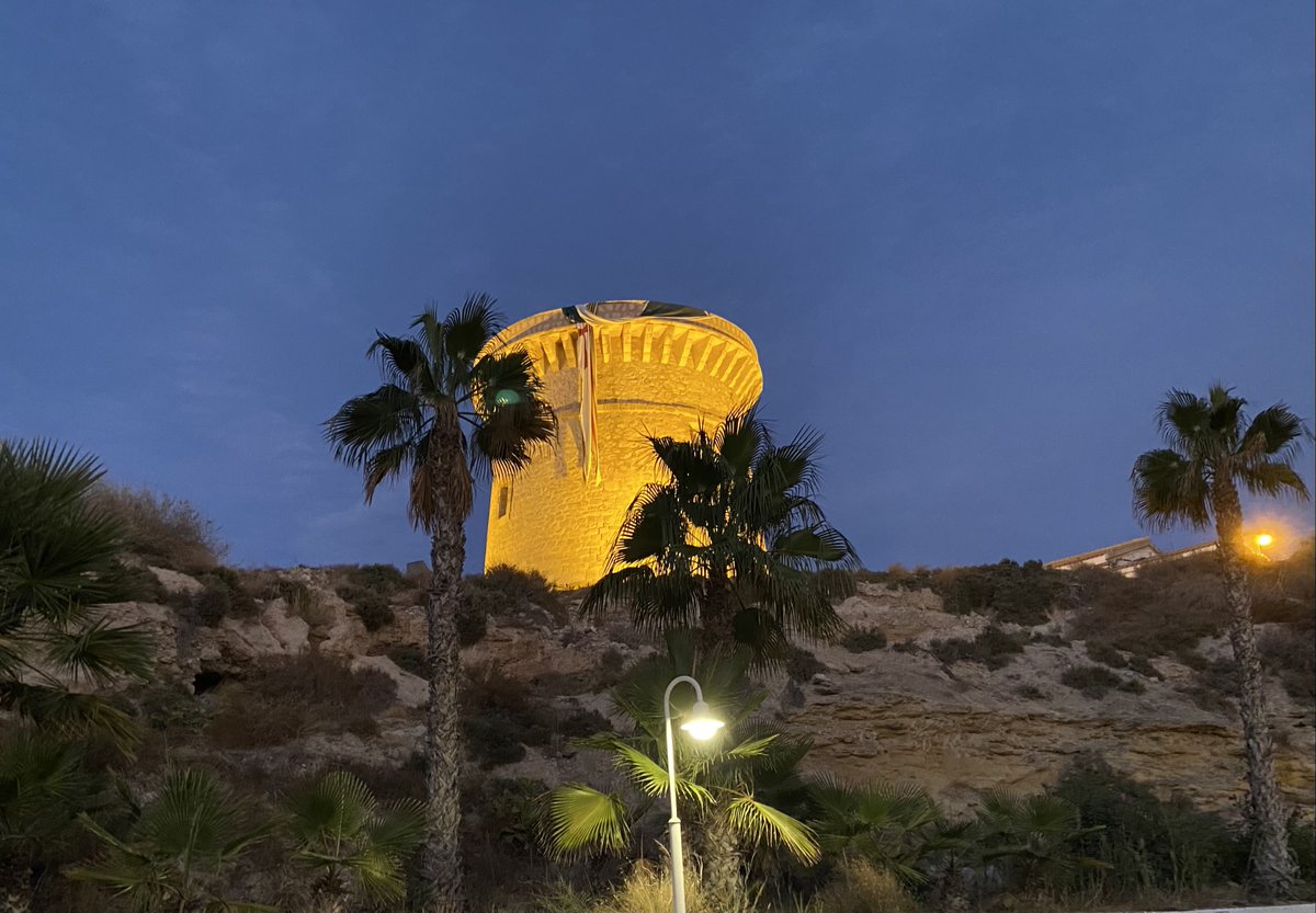 CampelloTurismo's tweet photo. Queda nada para despedir octubre.
Lo hacemos con la torre engalanada
Ha sido un octubre atípico pero gracias a vuestras fotos ha sido mucho mejor #ElCampelloMiC #ElCampelloMyC
¡Volveremos! #mediterrànienviu #mediterráneoenvivo #Illeta #Responsabilidad
📸Kent Karlsson https://t.co/G7l9X91Imh