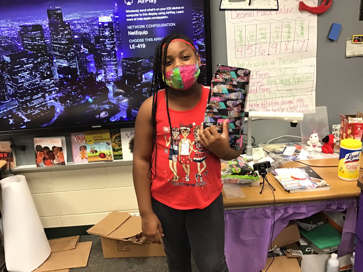 kwallaceles's tweet photo. A better bag completed!!! @MsMondesirSTEAM @jlee_les @Ckanderson_LCSS @kiboucher They did such an awesome job!!!! #proudteacher https://t.co/C968DMZKRT