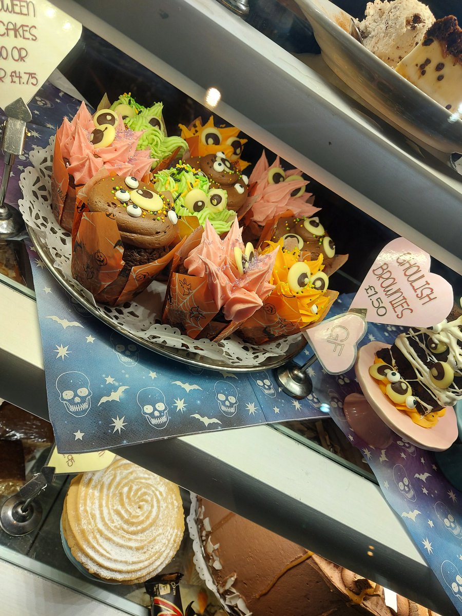 Happy Hallows Eve ....🎃👻👽🎃
Spooky Treats <a href="/AtTheTavernn/">Marsh Mill Tavern</a>
#GhoulishGooeyBrownies/GF
Fresh Gingerbread &amp; Parkin
Sugar &amp; Spice and all things nice x
#StaySafeEatCake x
<a href="/JosephHolt1849/">Joseph Holt Brewery</a>  <a href="/BAKO_NW/">BAKO North Western</a> <a href="/DawnFoodsUK/">Dawn Foods UK</a> @CSMBakerySols @LaShackGifts <a href="/stonemill_/">The Stonemill</a> <a href="/BowlingGreenCR/">Bowling Green</a> 
🎃👽👻🍰🎃👽👻💀
