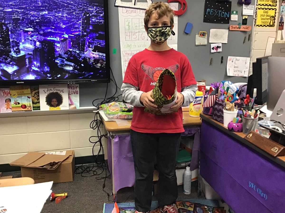 kwallaceles's tweet photo. A better bag completed!!! @MsMondesirSTEAM @jlee_les @Ckanderson_LCSS @kiboucher They did such an awesome job!!!! #proudteacher https://t.co/gpeZvlMTUz