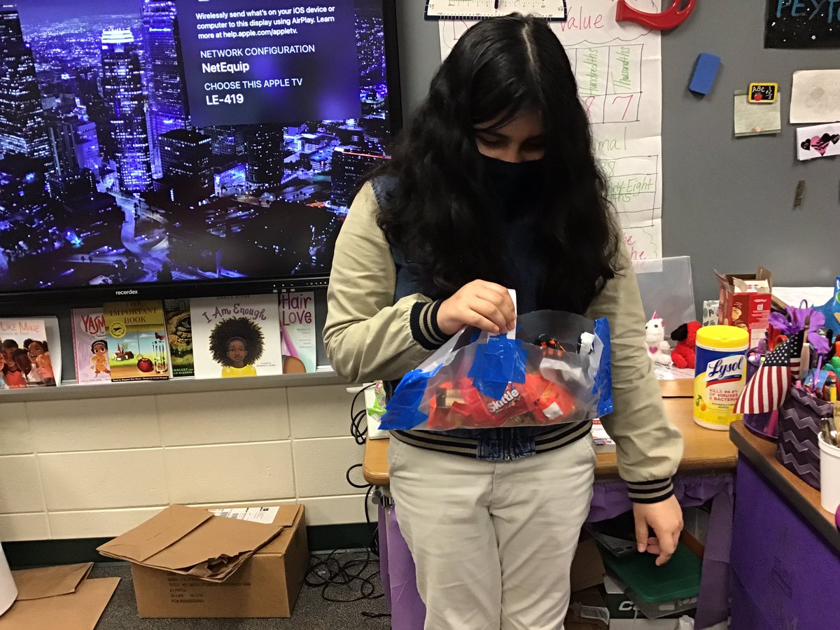 kwallaceles's tweet photo. A better bag completed!!! @MsMondesirSTEAM @jlee_les @Ckanderson_LCSS @kiboucher They did such an awesome job!!!! #proudteacher https://t.co/WfOvSxXLPP