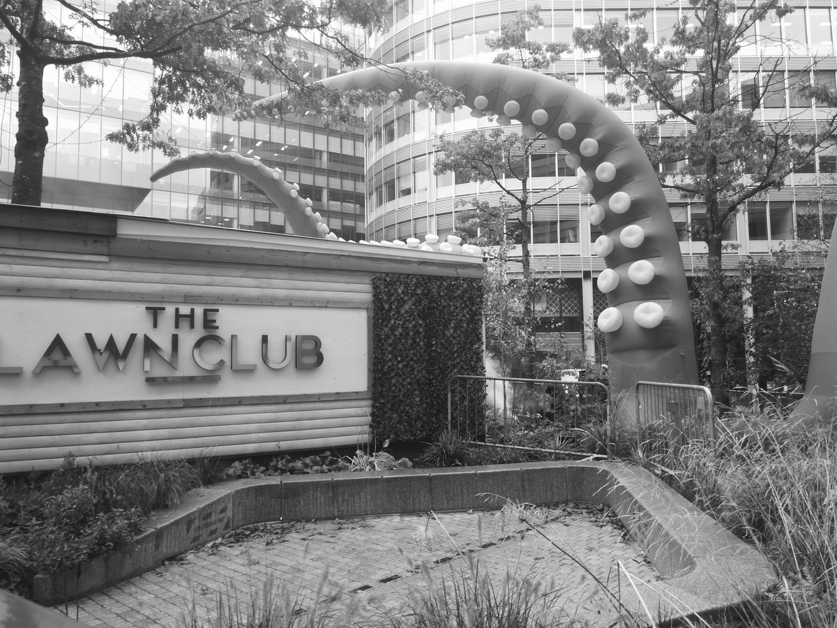 jonhollingfm's tweet photo. 'If you nip out on your lunch break today, you're in for a scary surprise...' Excellent Halloween fun at #Screamfields @Spinningfields https://t.co/ABpFAJe3iu