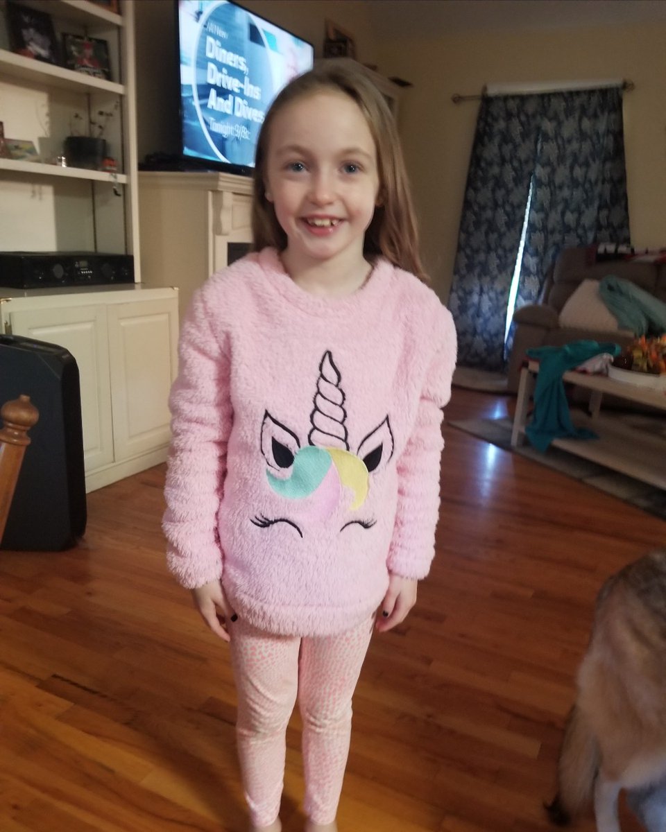 LincolnCharter's tweet photo. Athena is showing her support for Pink Out even during virtual learning!
#LCSPinkOut #BreastCancerAwareness #LCSeagles https://t.co/B8qxc3uKAY