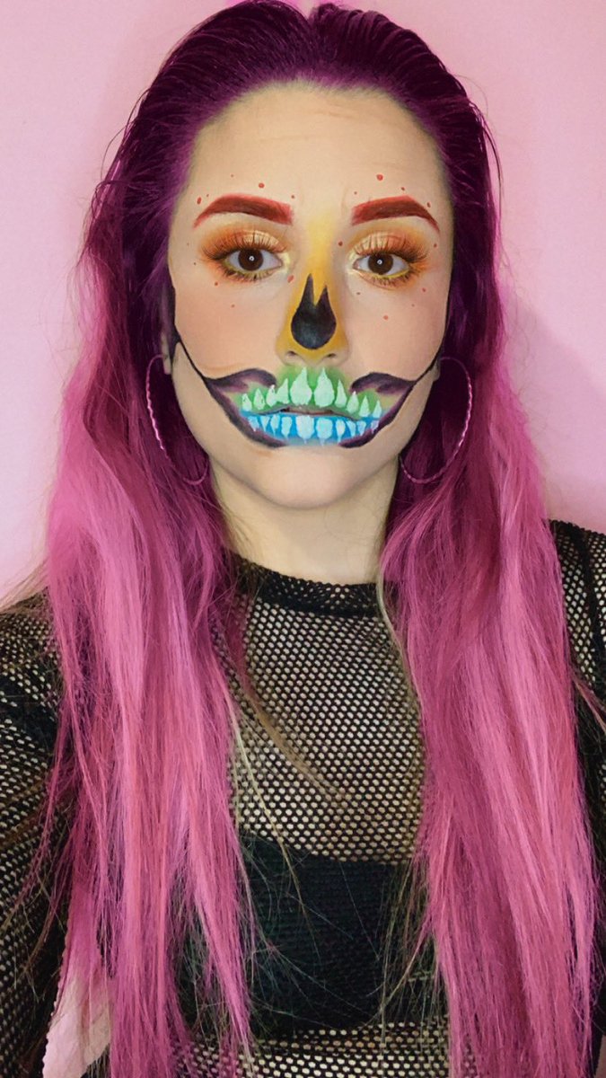 RCataIina's tweet image. Voy a mostrarlos en todos lados porque les dediqué mucho tiempo y amor♥️  #LPMakeUpComp #TheLPShow #LPCostumeComp @LiamPayne