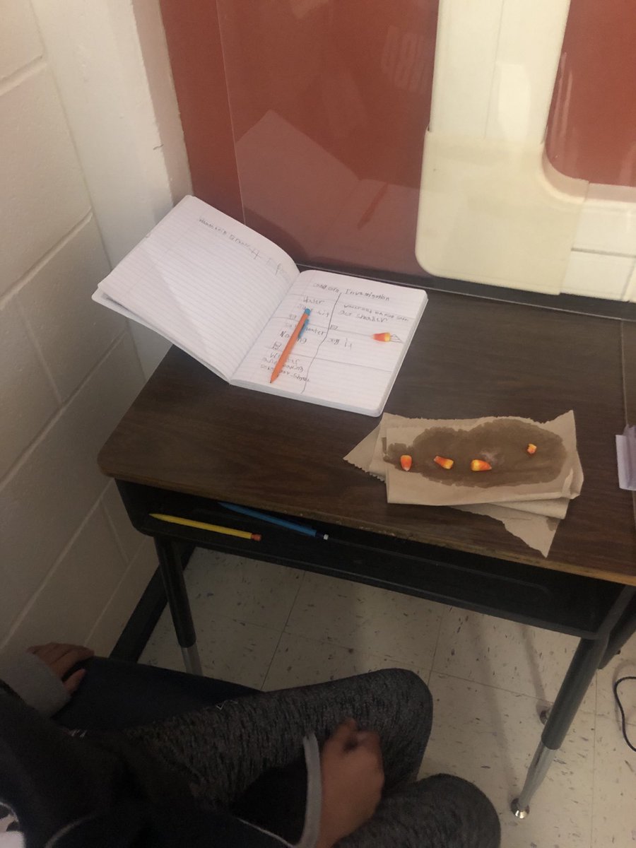 Burton5th's tweet photo. Candy Corn Investigation with In-person and Virtual students.  All of the students loved it.  ⁦@NISDElemScience⁩ ⁦@WardWranglers⁩ ⁦@sundaydnelson⁩ https://t.co/E3jMn5vsWX