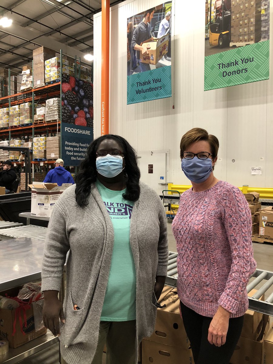 christykovel's tweet photo. Great morning volunteering at @Foodshare 💛 https://t.co/sUrROL4oNp