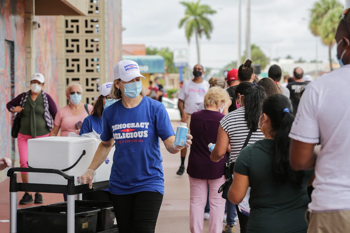TheSaltyDonut's tweet photo. The only thing better than voting? Voting and DONUTS! 🍩 If you're in the Miami area voting early this year, keep a look out for us! We've partnered with @UberEats &amp; @PizzaToThePolls to deliver some tasty treats at various polling locations! 💚

#DemocracyIsDelicious https://t.co/dxsNvtkUI3