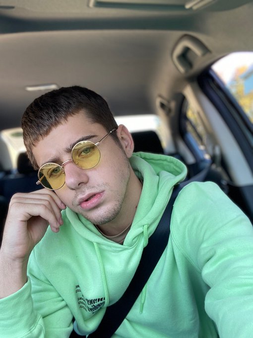 I&rsquo;ll be dressed in summer colors all winter https://t.co/XyDUr2343o