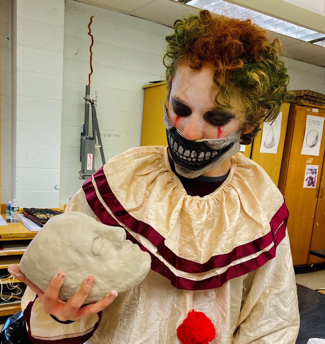 When Sculpture and Halloween Collide! ⁦<a href="/NSArts1/">North Shore Fine & Performing Arts</a>⁩ #ArtsLiftUsUp