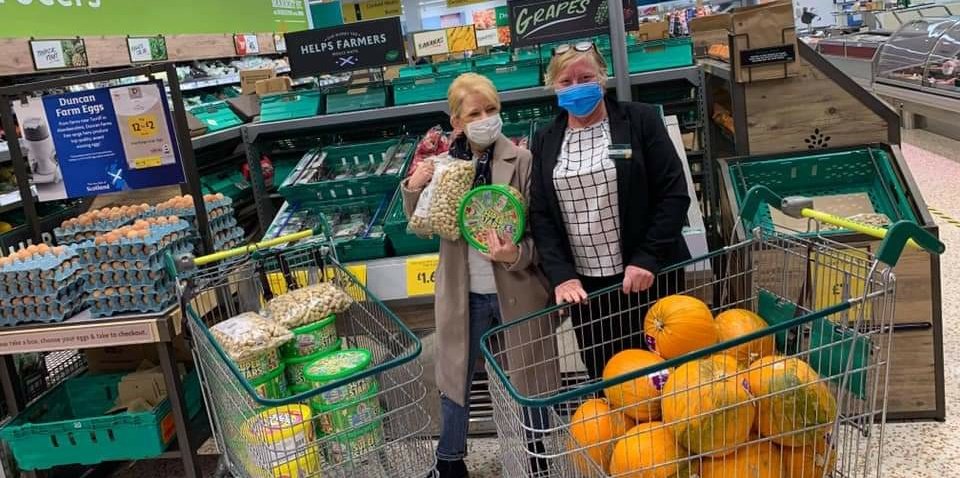 Thank you to June at Morrisons in Alness and Cllr Pauline Munro for our donations of goodies for children at Bridgend this Halloween! 
🎃🎃🎃🎃 #Halloween2020
<a href="/Morrisons/">Morrisons</a> <a href="/paulsshoes/">Pauline Munro</a> <a href="/K6TY/">Ｋａｔｉｅ Ｗｉｌｓｏｎ</a> <a href="/AlanMcHardy/">Alan McHardy</a> @AlnessInvergASG <a href="/HPCP5/">Highland Parent Council Partnership</a> <a href="/lynsey_third/">Lynsey Third</a>