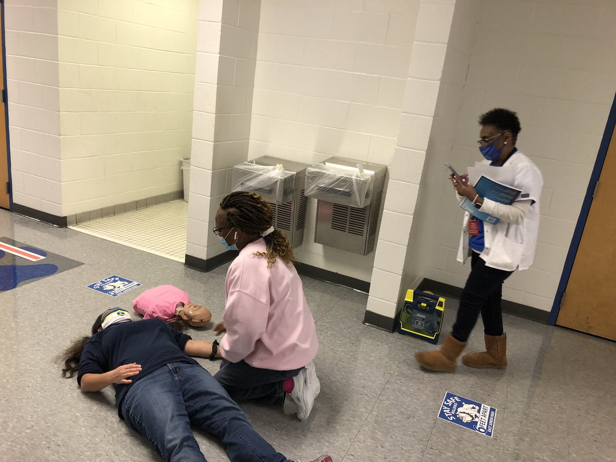 EJHSBulldogCtry's tweet photo. Our annual AED drill conducted by Nurse Bonner....prepared to assist in life threatening situations! #savinglives #CPRtrained https://t.co/Ve7SfJHikR
