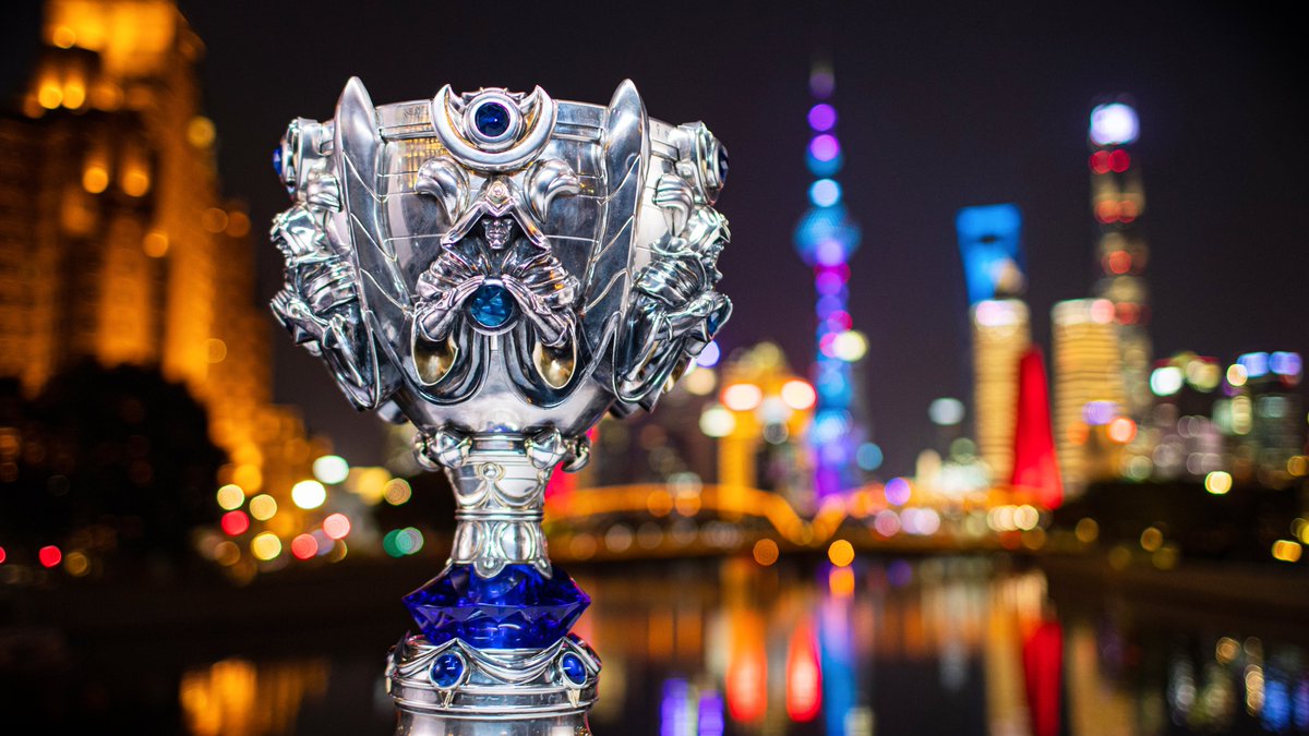 lolesports's tweet photo. Heads up: The #World2020 Finals coverage starts 1 hour before the games, so tune in early to get caught up on everything you need to know about @DamwonGaming vs @suning_gaming!

Worlds Countdown starts at: 
🌎 2AM PDT
🌍 10AM CET
🌏 5PM CST https://t.co/LLuBwk1i9i