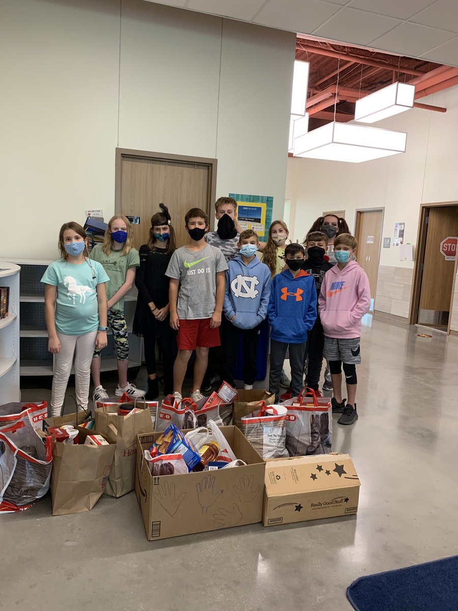 PatrickSycem's tweet photo. 182 pieces of food for Helping Hands Dripping Springs! https://t.co/K0djV34AnR