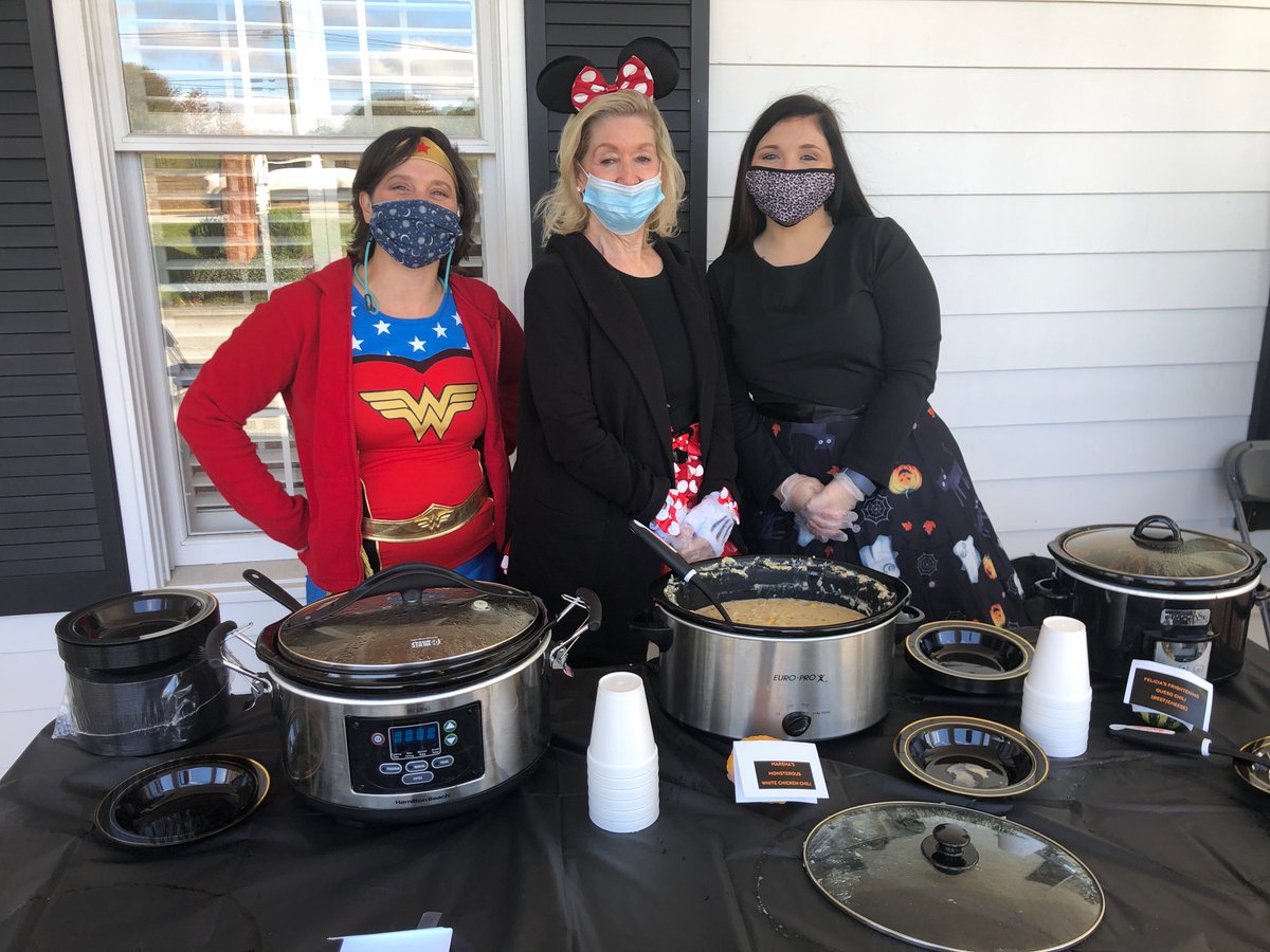 TheHesterGroup_'s tweet photo. It has been a BOO-tiful day for a chili cookout! 👻
#thehestergroup #matthesterhomes #harrynormanrealtors https://t.co/GQr4VF2JyF