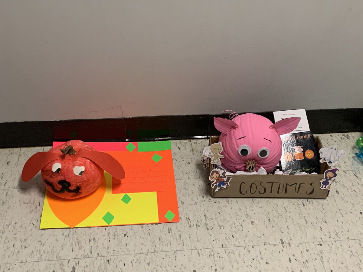HaroJillian's tweet photo. 3rd grade’s storybook pumpkins!! Everyone did an amazing job!!! #StorybookPumpkins @CarrollES_AISD https://t.co/wy2liCSTEZ
