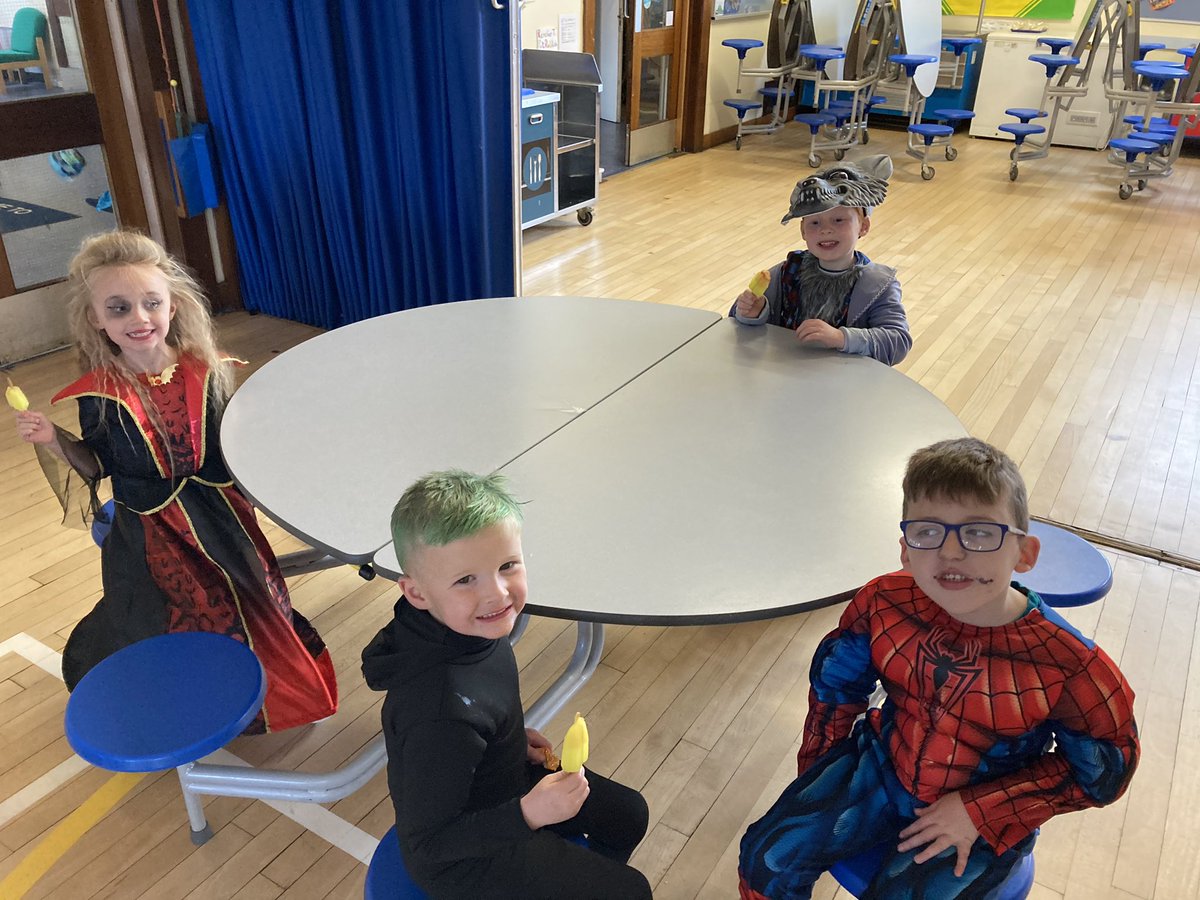 St_Thomas_ERC's tweet photo. Congratulations to our Value and Learning Voucher winners. Had some fantastic dialogue with you all about your learning in class. Keep up that hard work. Mr G 💪 2/2 https://t.co/shiZsXulN9