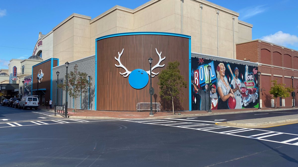 AtlanticStation's tweet photo. We are so excited to announce that @bowlerobowl is now OPEN! 🎳 They offer the ultimate entertainment experience featuring blacklight #bowling, an interactive #arcade, and a #sports bar with upscale food and beverages. https://t.co/p3C4VcihoG