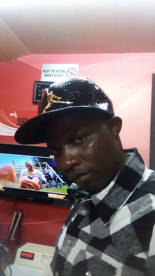 Mulembe_FM's tweet photo. Ni swag ya furahadeyiiiiiiii...na mzee ni weweeee.....#partytimeeeeee....This disease is treating us abnormally .........Sema mixxxxxxxx https://t.co/XXCtjzHLxC