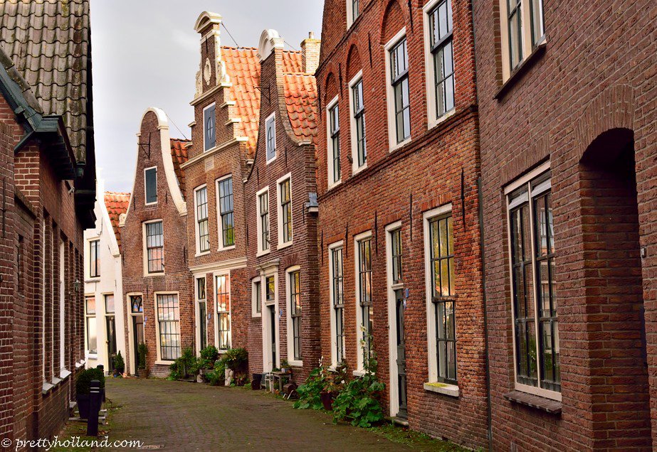 pretty_holland tweet picture
