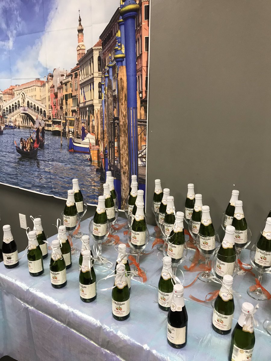 Celebrating CAM with my Front End. I love doing the Little Extra things to show how much we Care! They work so Hard Every Day! @TammyColemanTHD <a href="/AmandaKincadeSE/">Amanda Kincade</a> <a href="/EvansFelder/">Gloria Felder-Evans</a> <a href="/CharityPinckney/">charity pinckney</a> @Glaser_Matthew1 <a href="/keithbranhamHD/">Keith Branham</a> <a href="/cjranew/">Chris Ranew</a>