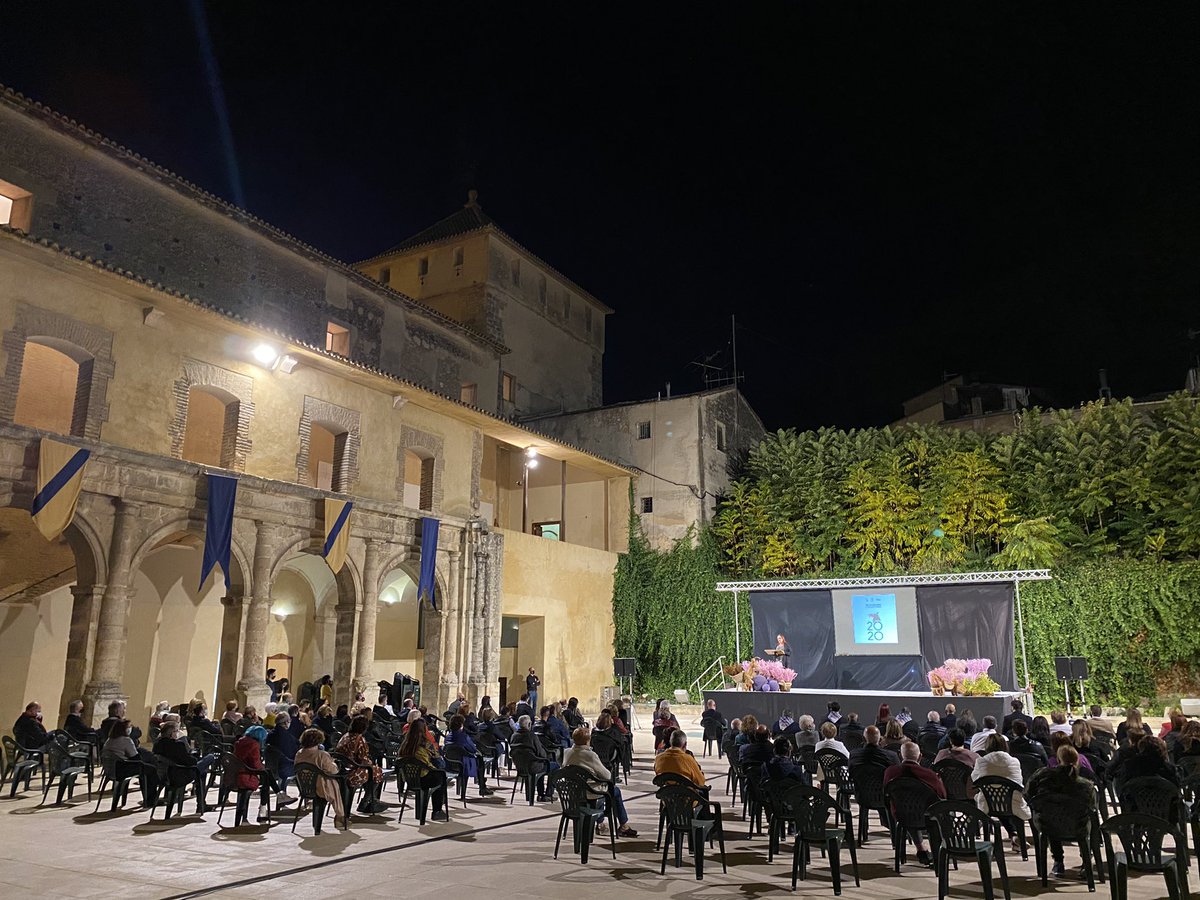 Fira_Cocentaina's tweet photo. 📣 Inaugurada la 674 edició de la Fira de Tots Sants. Una edició diferent i especial que esperem gaudim amb més força que mai per a que sone en tota la Comunitat Valenciana. #FTS2020 #Fira2020 #Cocentaina https://t.co/YxwXz0UQHH