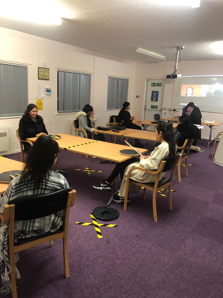 UnitingComOrg's tweet photo. Great to have Polly from @UKYouth join us today for our #SoundCreators group 1 session. Joining us live via #Zoom how times have changed 🥁 🎸 https://t.co/IMV38hSerg
