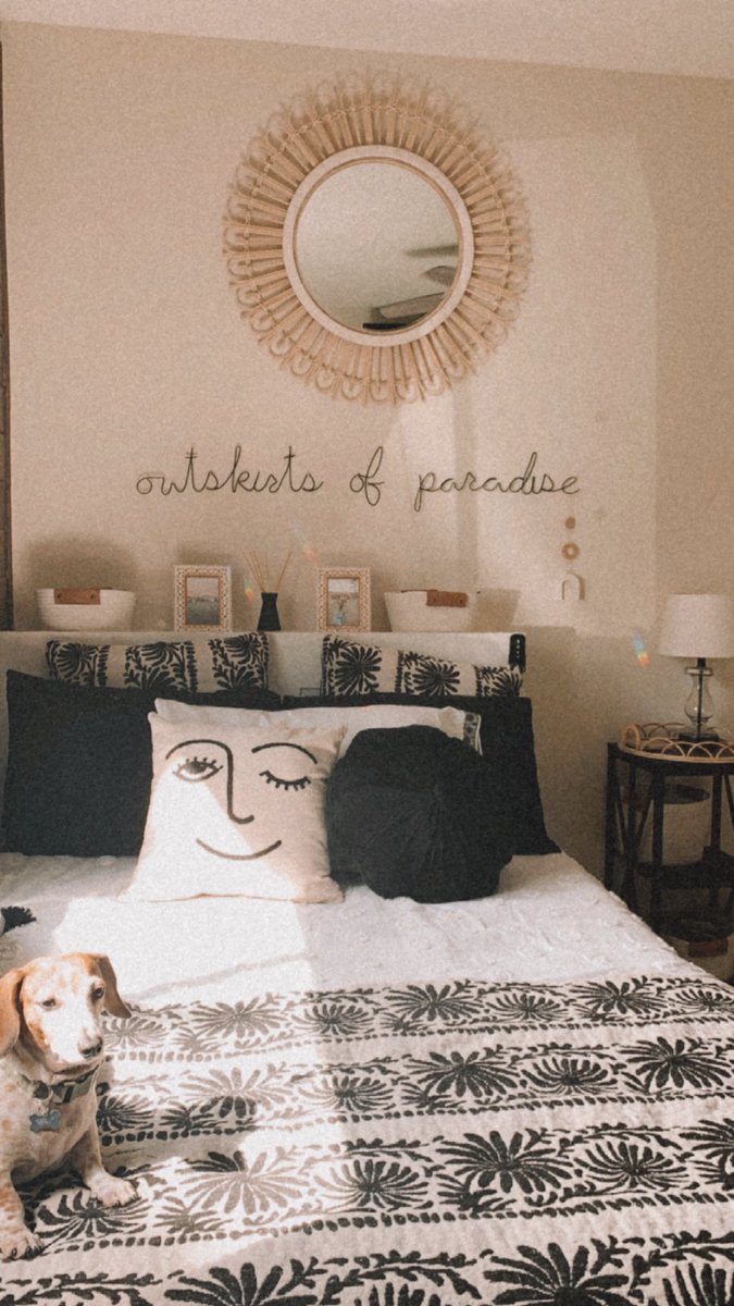 emilycasmakeup's tweet photo. boho room redo 🖤🖤🖤 https://t.co/v69xQwRx4v