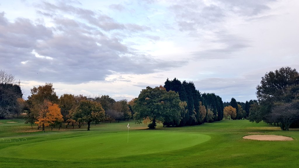 MidlandsGolfer's tweet photo. On the way home on the #brumrun at @Hollywood_Golf good to catch up with Connor in the pro shop &amp; to bump into an @ErdingtonSTAGS member Dave https://t.co/jnXwPlo1O8