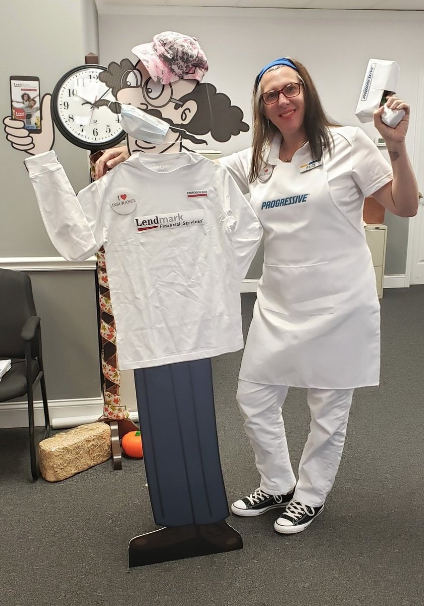 adidasoftball's tweet photo. Every year my mom always joked about dressing up as Flo from the @progressive commercials. This year she went through and NAILED IT ✨ #Progressive #FloFromProgressive https://t.co/znw1R90Xvc
