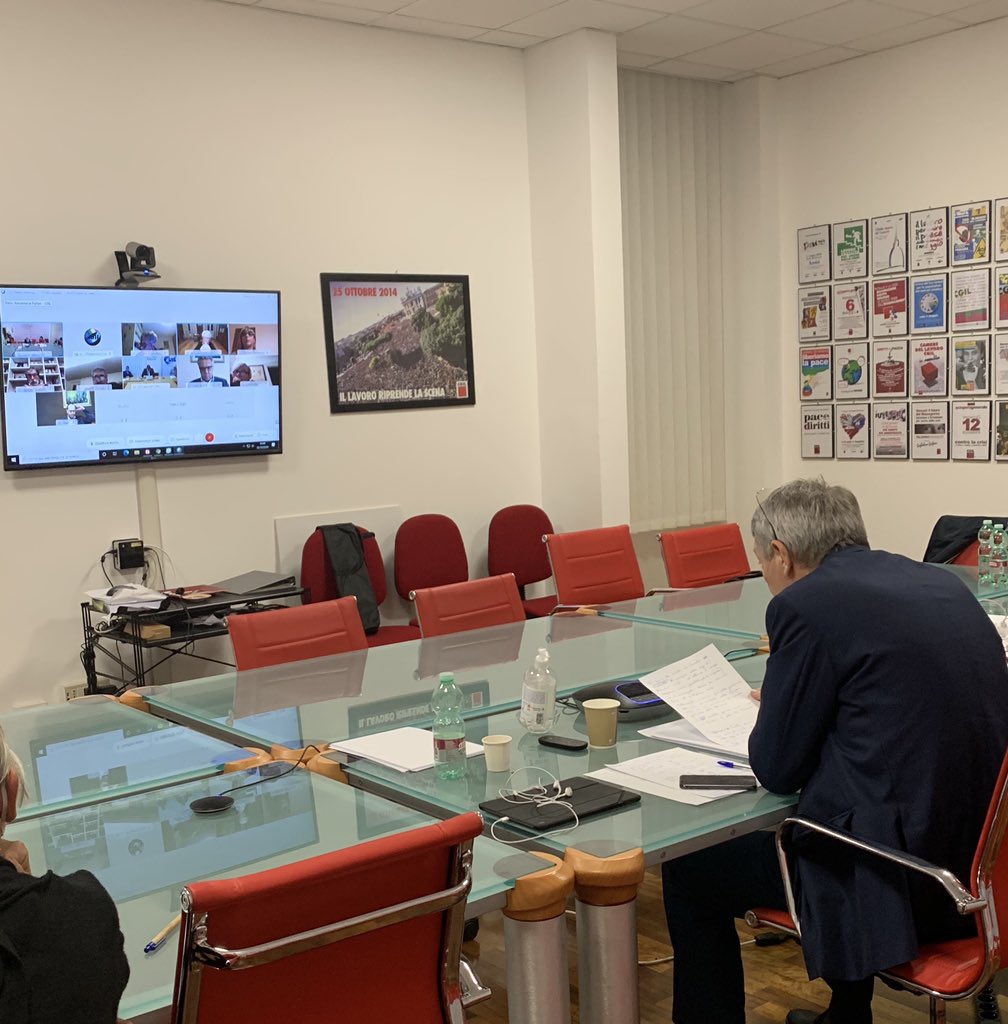 giuse_massafra's tweet photo. Blocco dei licenziamenti fino marzo e prolungamento della CIG COVID.
Dopo una complessa trattativa col Governo, #CgilCislUil ottengono un importante risultato.
In questo momento di difficoltà si sceglie di proteggere il lavoro e concorrere tutti insieme per affrontare la crisi. https://t.co/N9igcyAkff