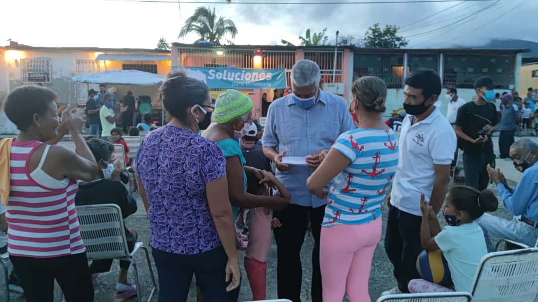 claudioefermin's tweet photo. Un país que se dirija buscando los acuerdos y no la confrontación, buscando los entendimientos y no la venganza, es un país con esperanza. En Juan José de Maya, municipio San Felipe de #Yaracuy, promoviendo la participación, el voto y el cambio para bien #AquíEstáLaSolución https://t.co/cFSAcPMUmM