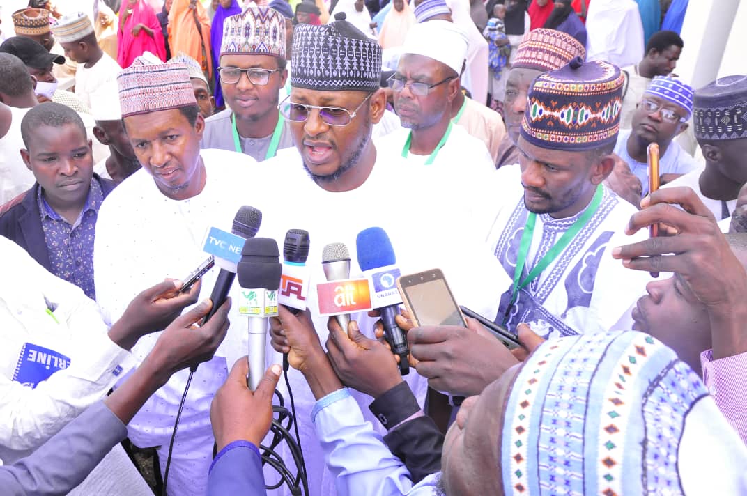 dikko_radda's tweet photo. I wish to appreciate the end of a very fruitful event and the hospitality as well as hosting the 2020 SMEDAN Talent Hunt in Fashion, Arts &amp; Craft, one of the Agency’s cardinal capital project, which was a reality contest for talented Nigerian youths in  @Zamfara_state . https://t.co/M4yvL0D3g2