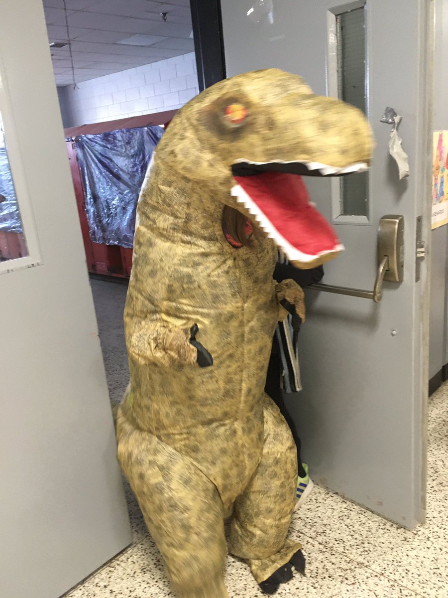 StGabriel_EMSB's tweet photo. @StGabriel_EMSB the happiest #Halloween from all the little monsters #MTL https://t.co/EJlmOqJI7m