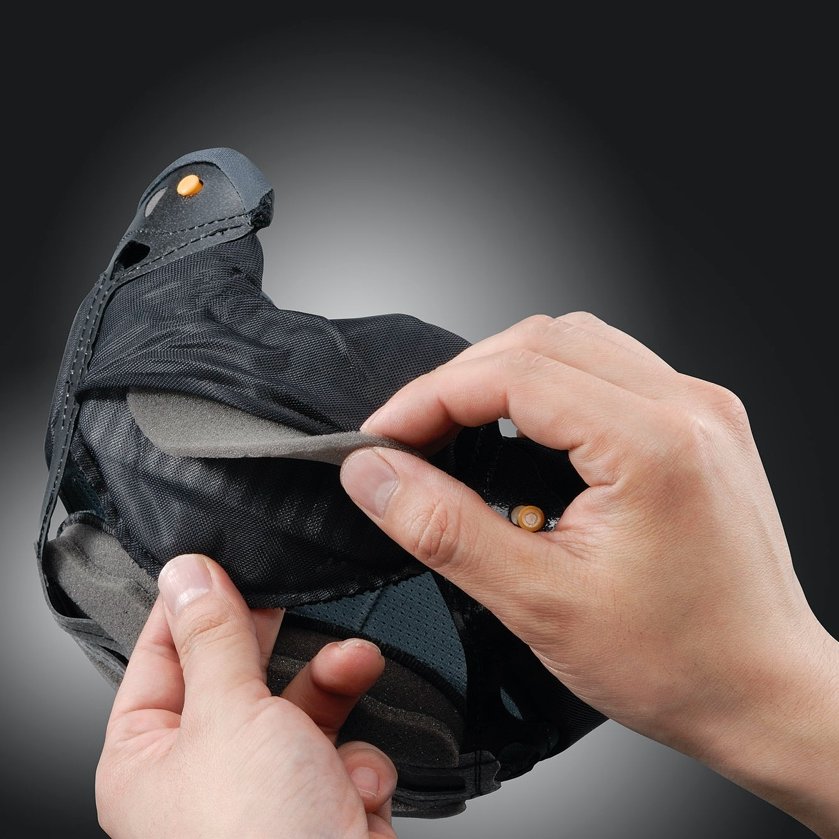 Do you worry that your helmet is a little tight? Many Arai models come equipped with a removable foam layer on the cheek pads and the temple area of the head liner. You can adjust your fit by removing these 5mm layers if desired.

#WhyArai