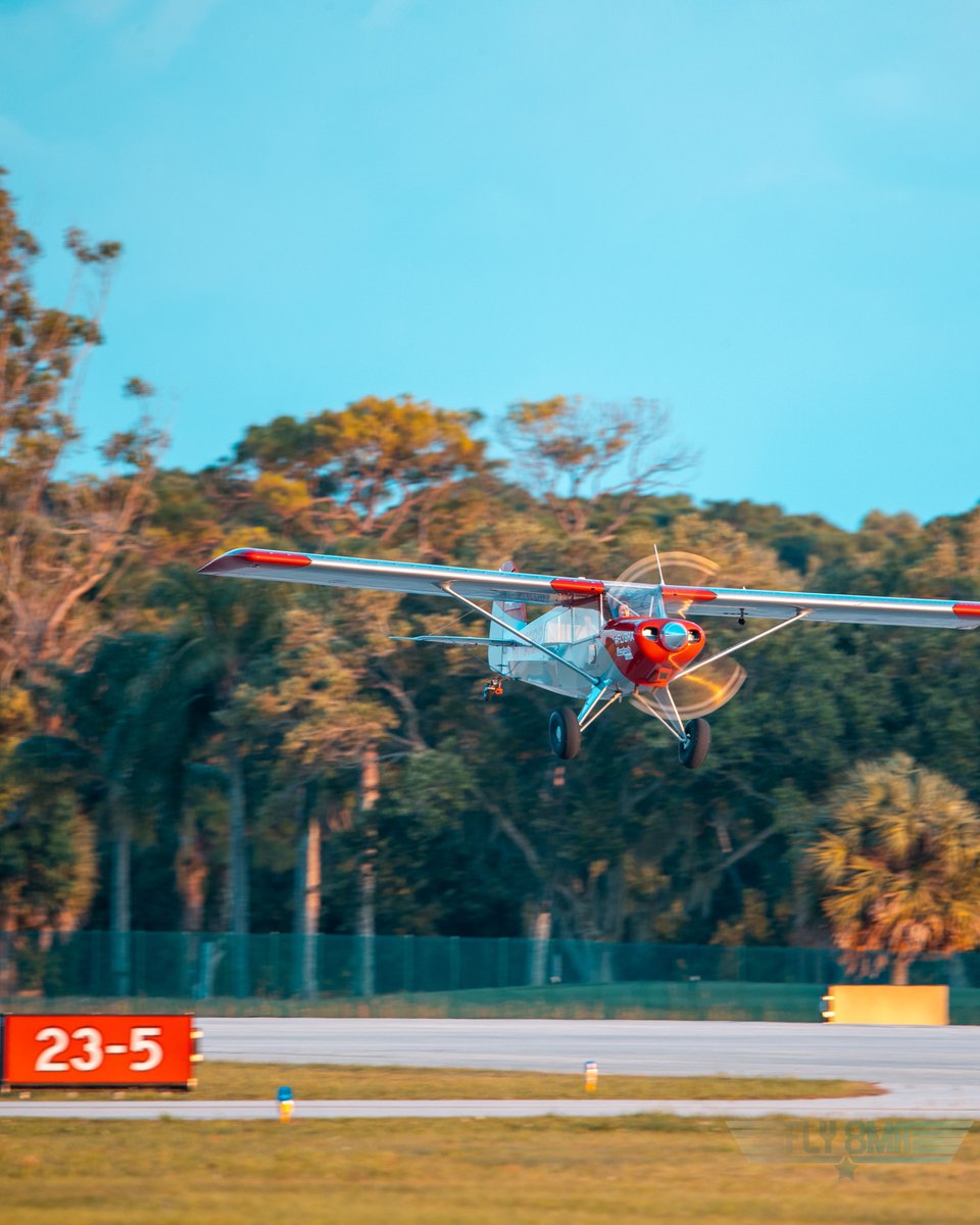 @tail.dragger over the threshold in the #BearHawk!
#FLY8MA #AviatorTraining #AvGeek #Aviation #Flying #AirplaneLovers #Aviator #Pilot #LearnToFly #FlightSchool #FlightTraining #Aircraft #CFI #CFILife #PilotLife #PilotsEye #PilotsEyes #Adventure #PilotYourOwnAdventure #BearHawk https://t.co/dZek6SHZpI