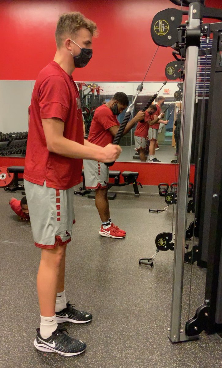 SJUHawks_MBB's tweet photo. Finishing strong on Friday💪🏾💪🏻
#THWND | #theSTORY https://t.co/iOIhXRPGgM