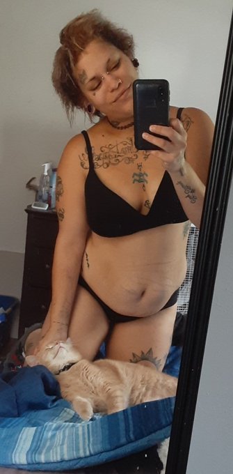 Cum have fun please A great deal for having over 400+ pics and vids @bdsm_camp @whoreganizer @Sluttyhousewif2<a href="/tag/content"class="tags"><span>#content</span></a><a href="/tag/fridaythoughts"class="tags"><span>#fridaythoughts</span></a><a href="/tag/fridaypayday"class="tags"><span>#fridaypayday</span></a>